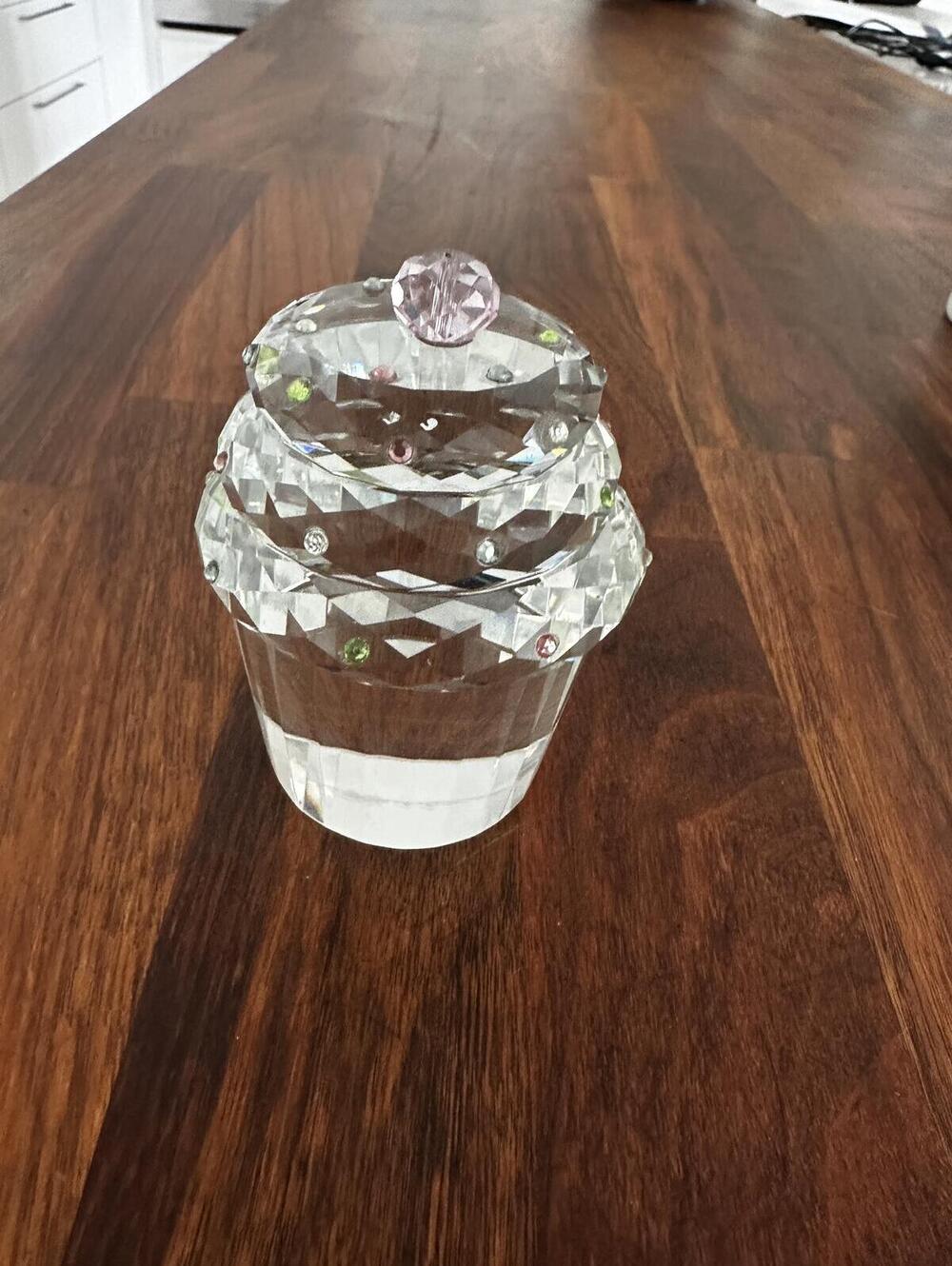 Signed Oleg Cassini Crystal Cupcake Paperweight
